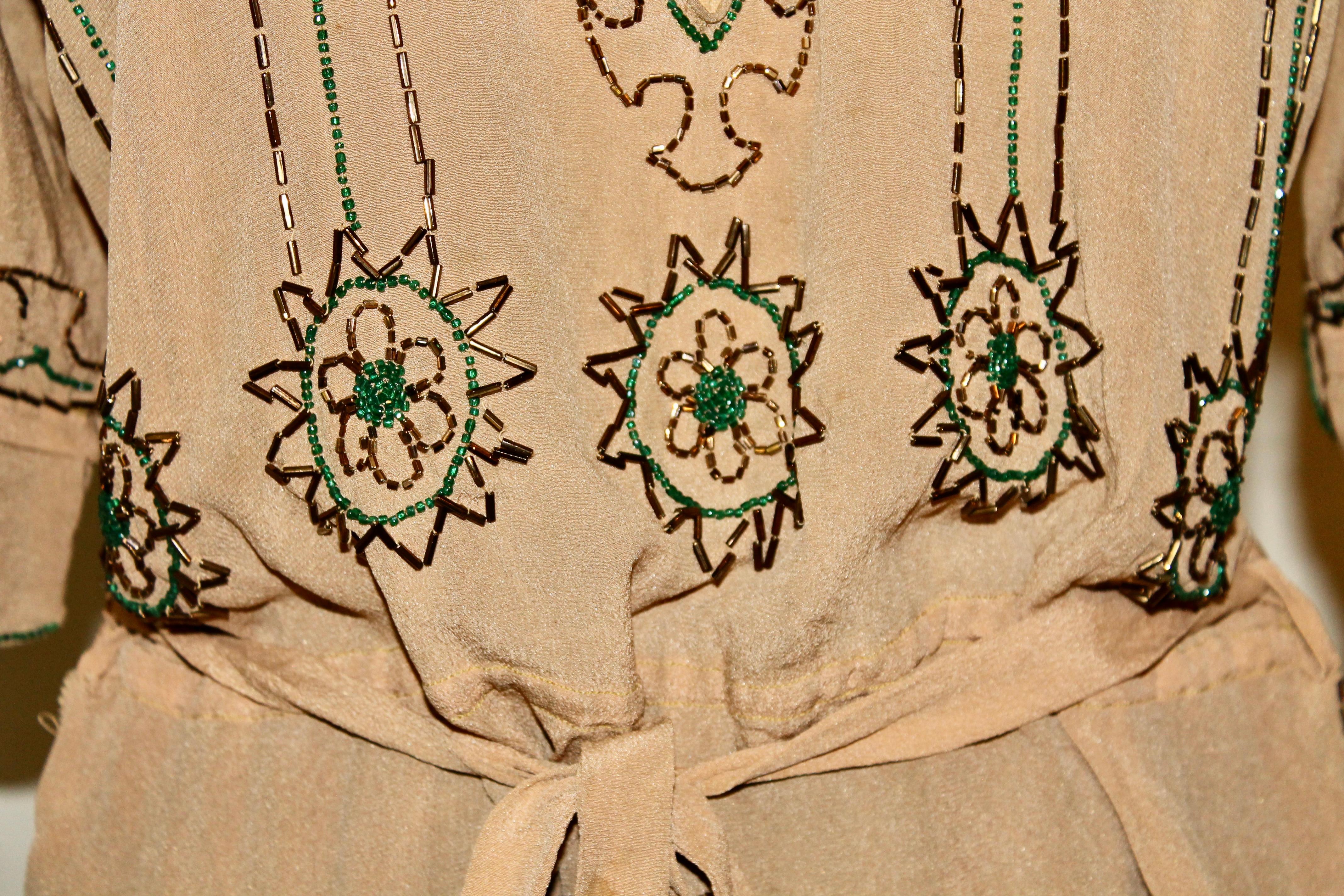 Blouse en mousseline brodée de perles de verre Art déco Bon état - En vente à Sharon, CT