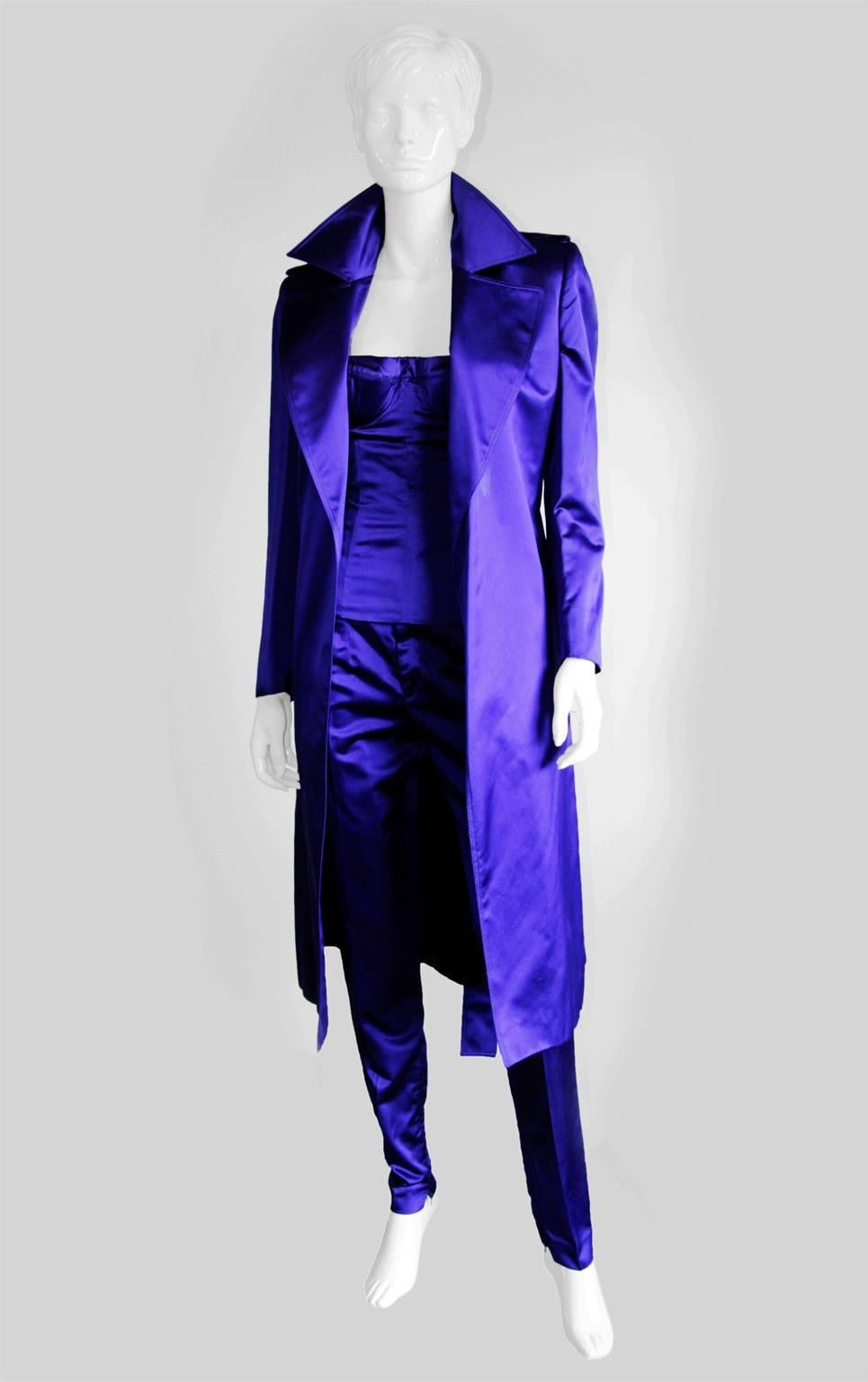 Gorgeous Tom Ford Gucci SS 2001 Electric Blue Silk Runway Coat, Bustier & Pants! In Good Condition In Melbourne, AU