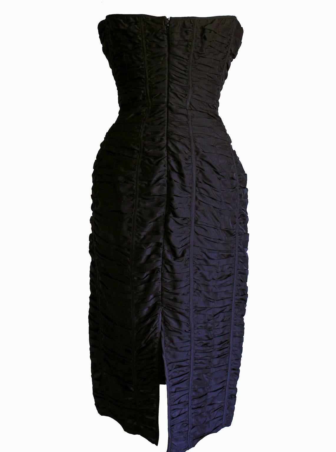 Amazing Black Ruched Silk Dress From Tom Ford Gucci SS 2001 Runway Collection! In Good Condition In Melbourne, AU