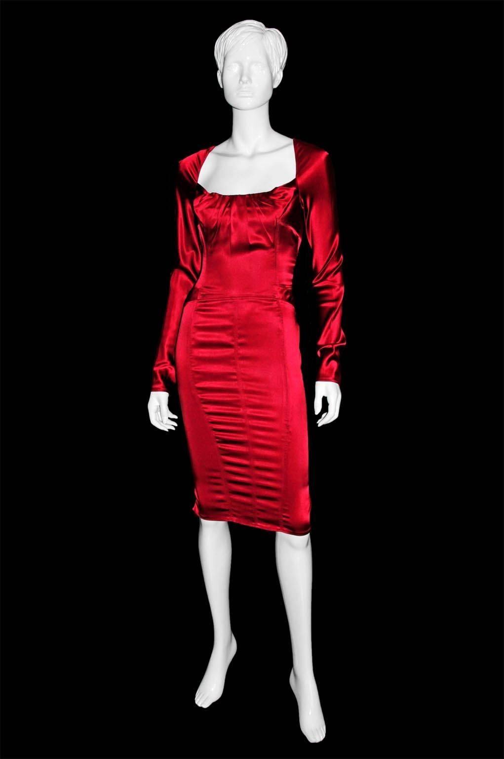 Uber Rare & Iconic Tom Ford Gucci FW 2003 Cherry Red Silk Corseted Bustle Dress!

Considered by many to be his greatest collection of all, Tom Ford's fall winter 2003 collection for Gucci was simply awash with the most heavenly corseted gowns,