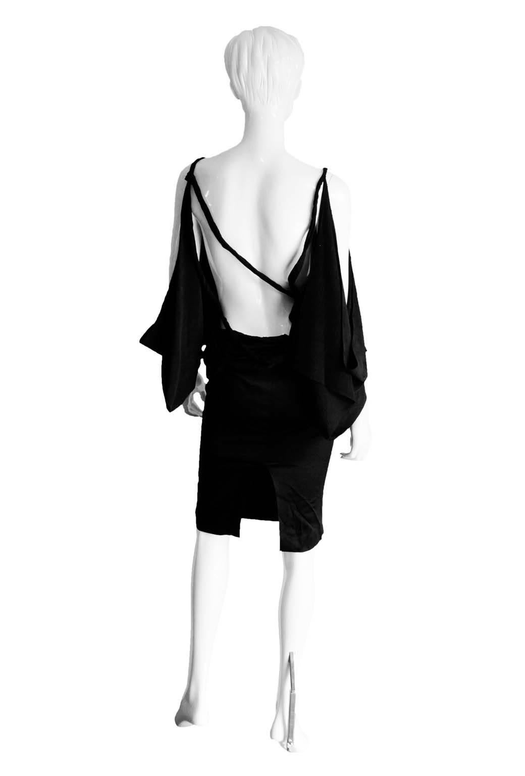 Amazing Tom Ford Gucci FW 2002 Black Silk Gothic Kimono Runway Top & Skirt! 38 In Good Condition In Melbourne, AU