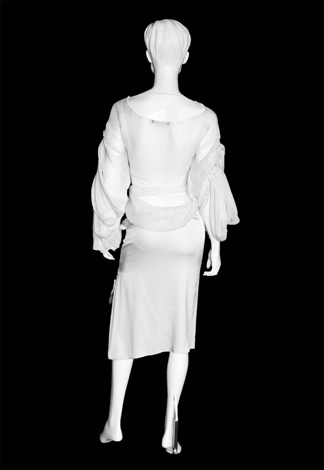 Incredible White Tom Ford Gucci  FW 2002 Silk Gothic Collection Blouse & Skirt! In New Condition In Melbourne, AU