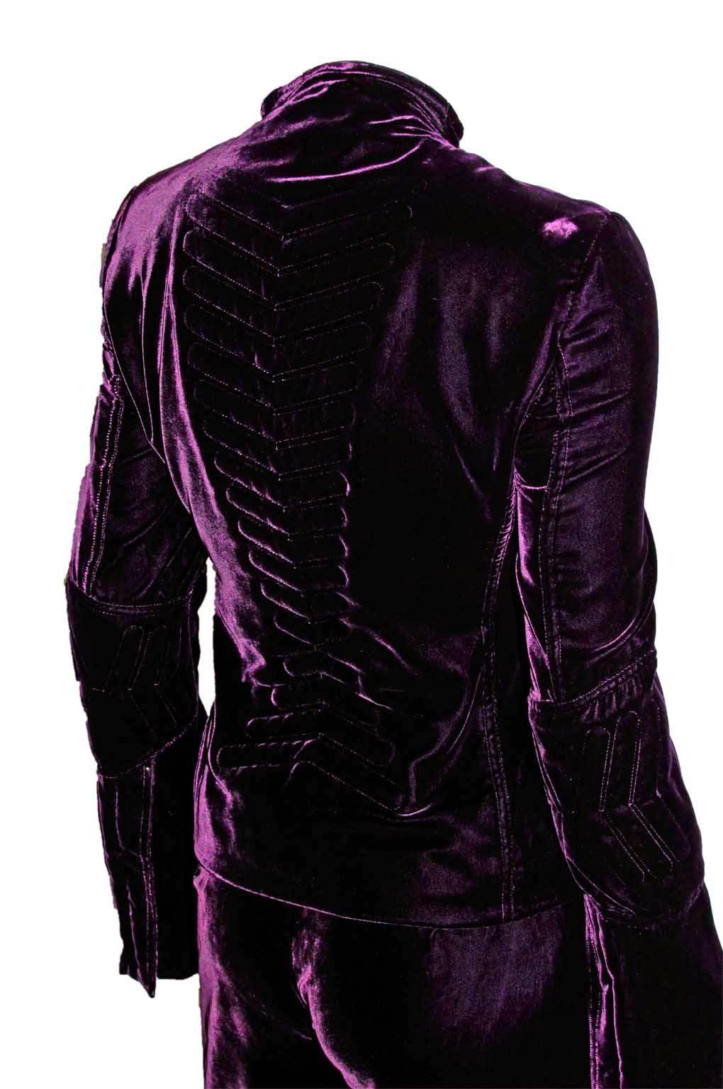 Heavenly Aubergine Velvet Tom Ford For Gucci Fall Winter 2004 Jacket & Pants Suit In Italian Size 42!

Who could ever forget Tom Ford's incredible swansong for Gucci, way back in 2004? This simply heavenly suit, one of the absolute stars of that