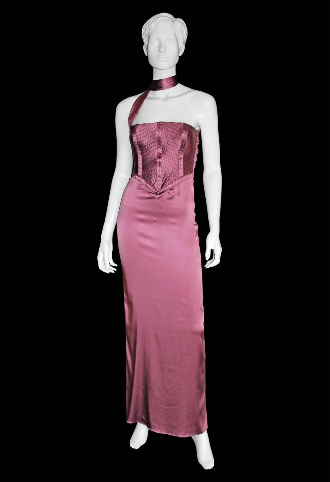 Rare & Iconic Tom Ford For Gucci Fall Winter 2003 Rose Coloured Silk Runway & Ad Campaign Corseted Gown!

Considered by many to be his greatest collection of all, Tom Ford's fall winter 2003 collection for Gucci was simply awash with the most