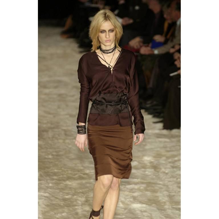 Uber-Rare Tom Ford Gucci FW 2002 Brown Silk Kimono Runway Top & Ribbon Skirt! In Good Condition In Melbourne, AU