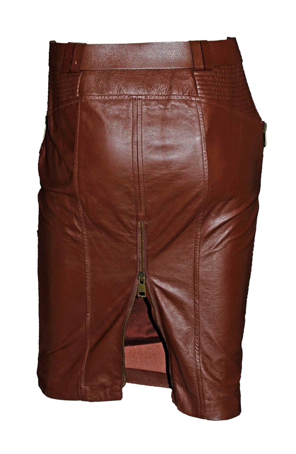 Gorgeous Tom Ford For Gucci Fall/Winter 2003 Cognac Brown Corseted Leather Skirt & Belt!

This gorgeous skirt is an italian size 42 & fits a US size 6 beautifully. This skirt is in lovely condition with barely any sign of wear, & is an