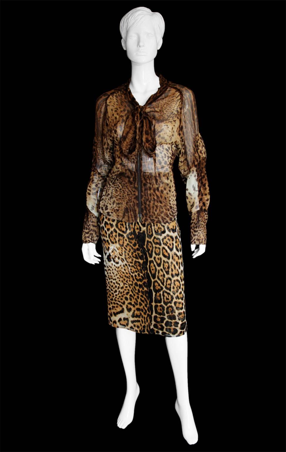 Rare & Iconic Tom Ford For YSL Rive Gauche Spring Summer 2002 Silk Safari Collection Runway Blouse & Skirt!

Iconic silk chiffon blouse & matching skirt from Tom Ford's acclaimed Spring/Summer 2002 Safari/Mombasa Runway Collection for YSL Rive