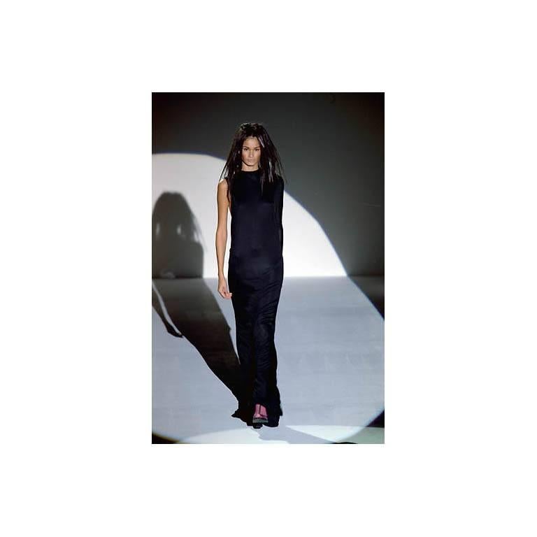 Uber Chic Tom Ford Gucci SS 2000 Black Silk Minimalist Backless Runway Gown! 44 For Sale 3