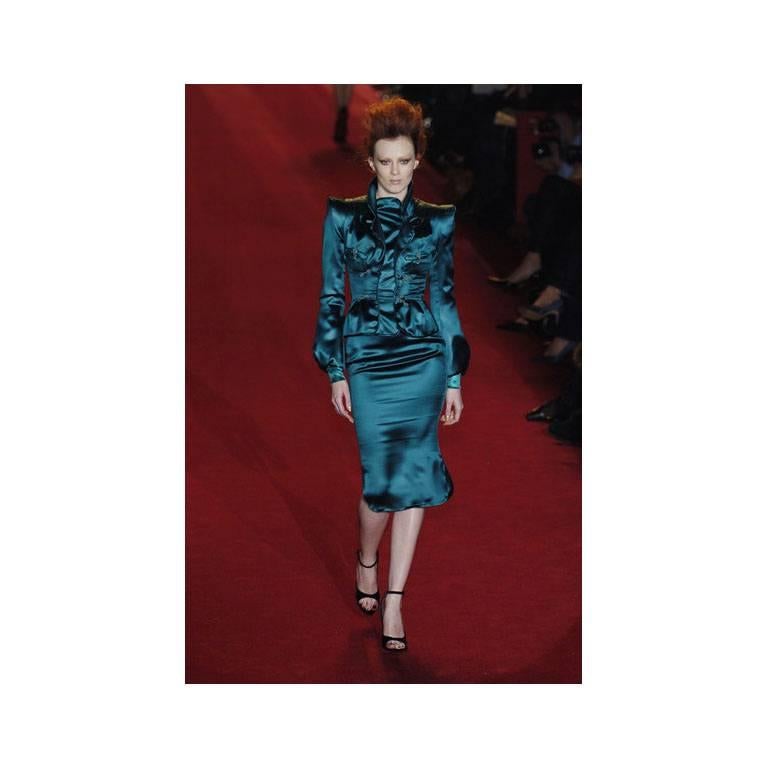 That Heavenly Tom Ford YSL Rive Gauche FW04 Emerald Green Chinoiserie Skirt Suit For Sale 3