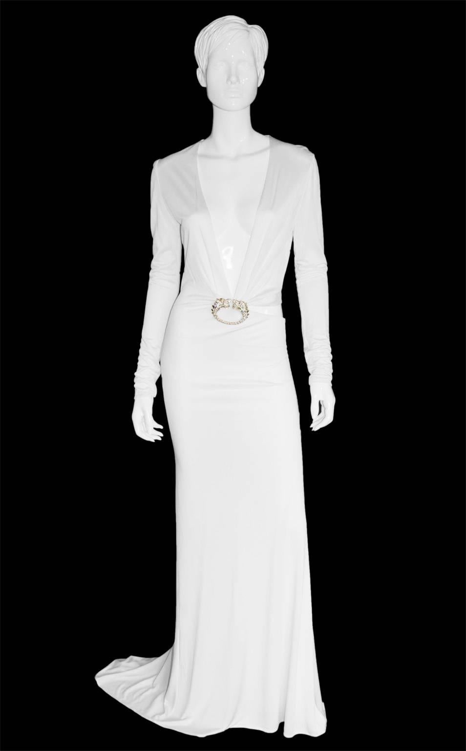 That Famous & Uber-Rare & Iconic Tom Ford Gucci FW 2004 Collection Dragon Gown!

Who could ever forget those heavenly white Dragon gowns from Tom Ford's final unforgettable collection for Gucci, back in 2004? There were four of these gowns in