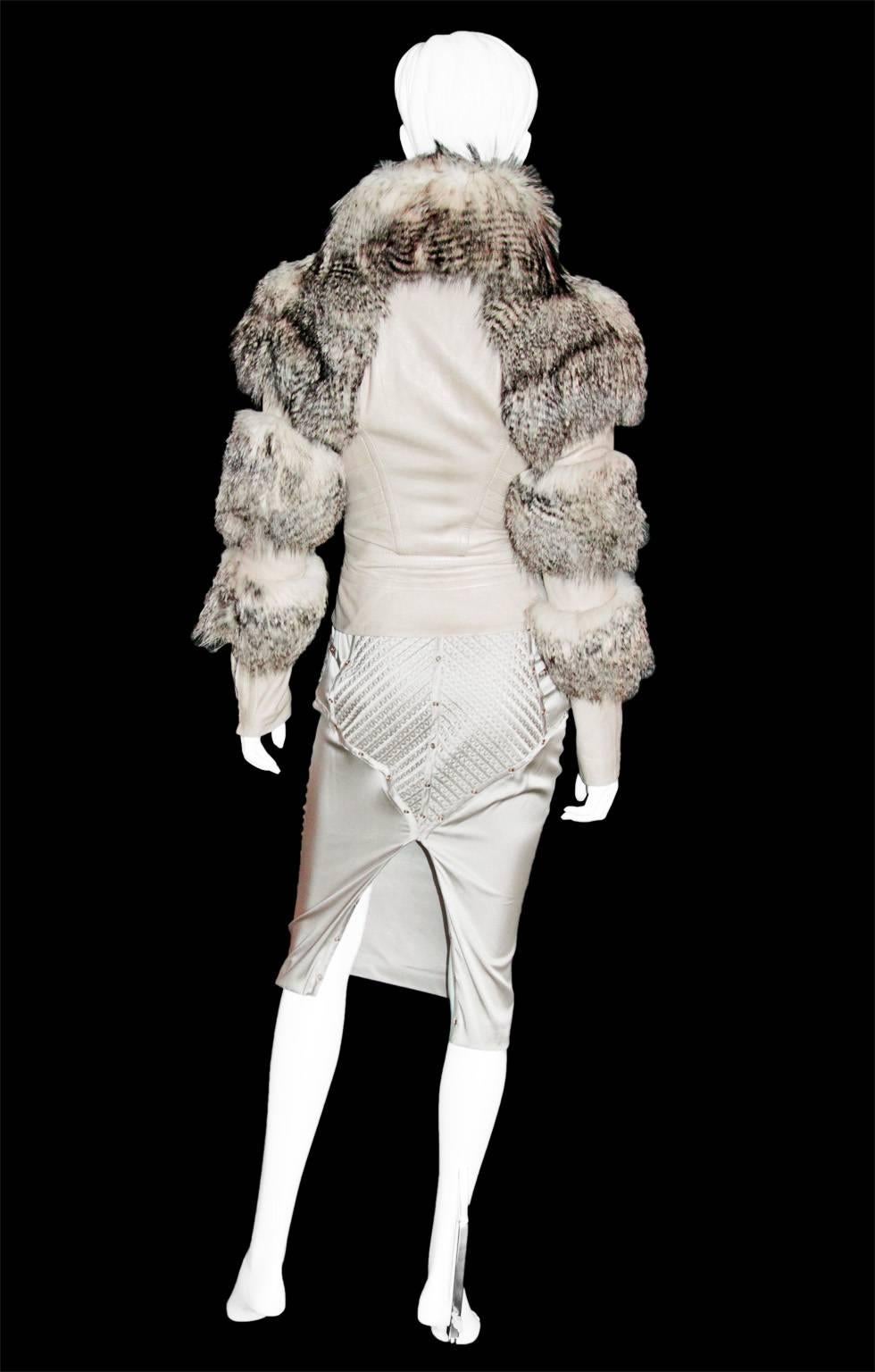 Iconic Tom Ford Gucci FW03 Beige Leather Fur Corseted Jacket & Silk Runway Skirt In Excellent Condition In Melbourne, AU