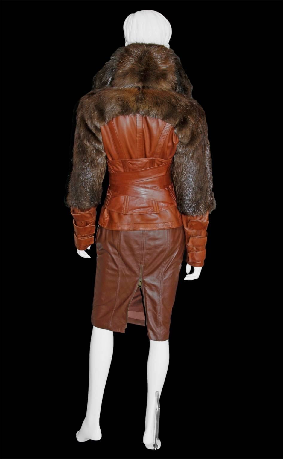 Uber Rare Tom Ford Gucci FW03 Brown Leather Fur Corseted Jacket & Matching Skirt In Excellent Condition In Melbourne, AU
