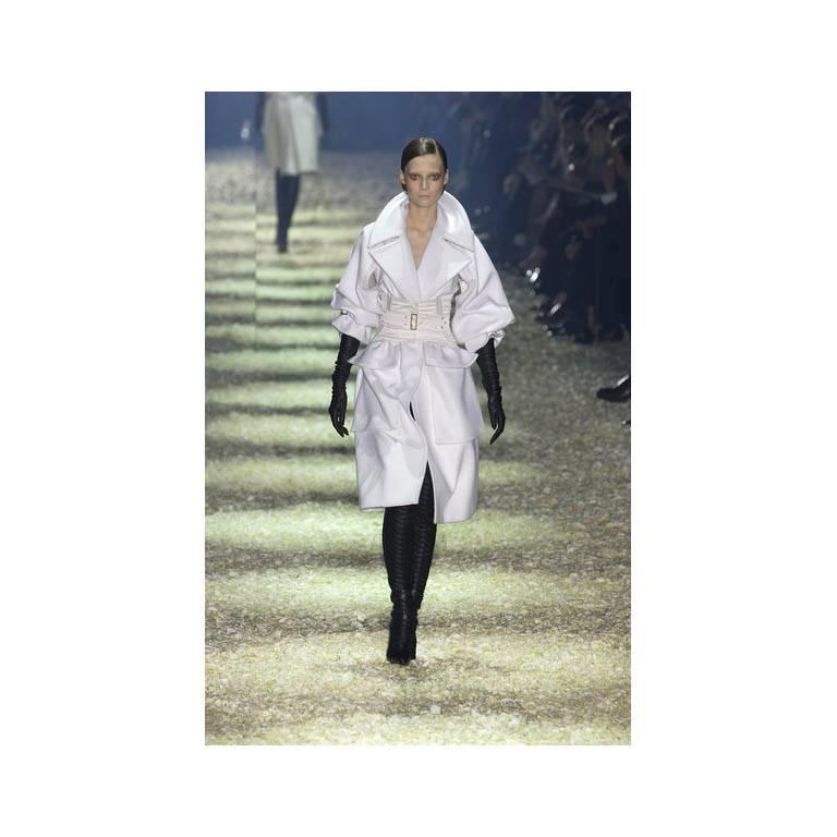 The Most Heavenly Tom Ford Gucci FW2003 White Cashmere Runway Coat & Corset Belt 3