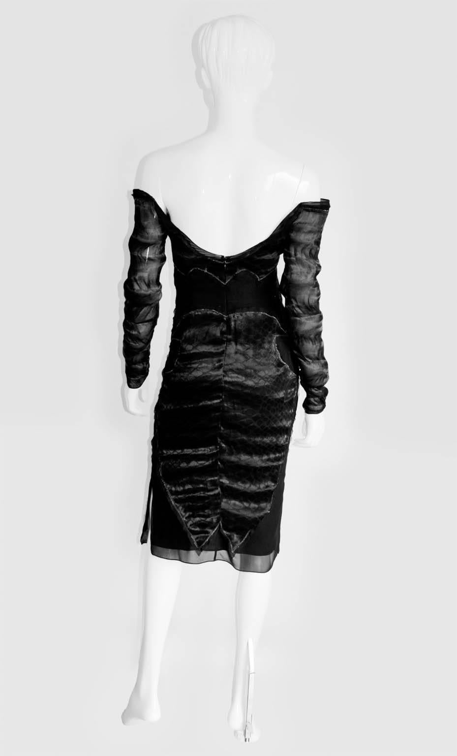 Stunning Rare & Iconic Tom Ford YSL Rive Gauche FW 2004 Black Silk Runway Dress In Excellent Condition In Melbourne, AU