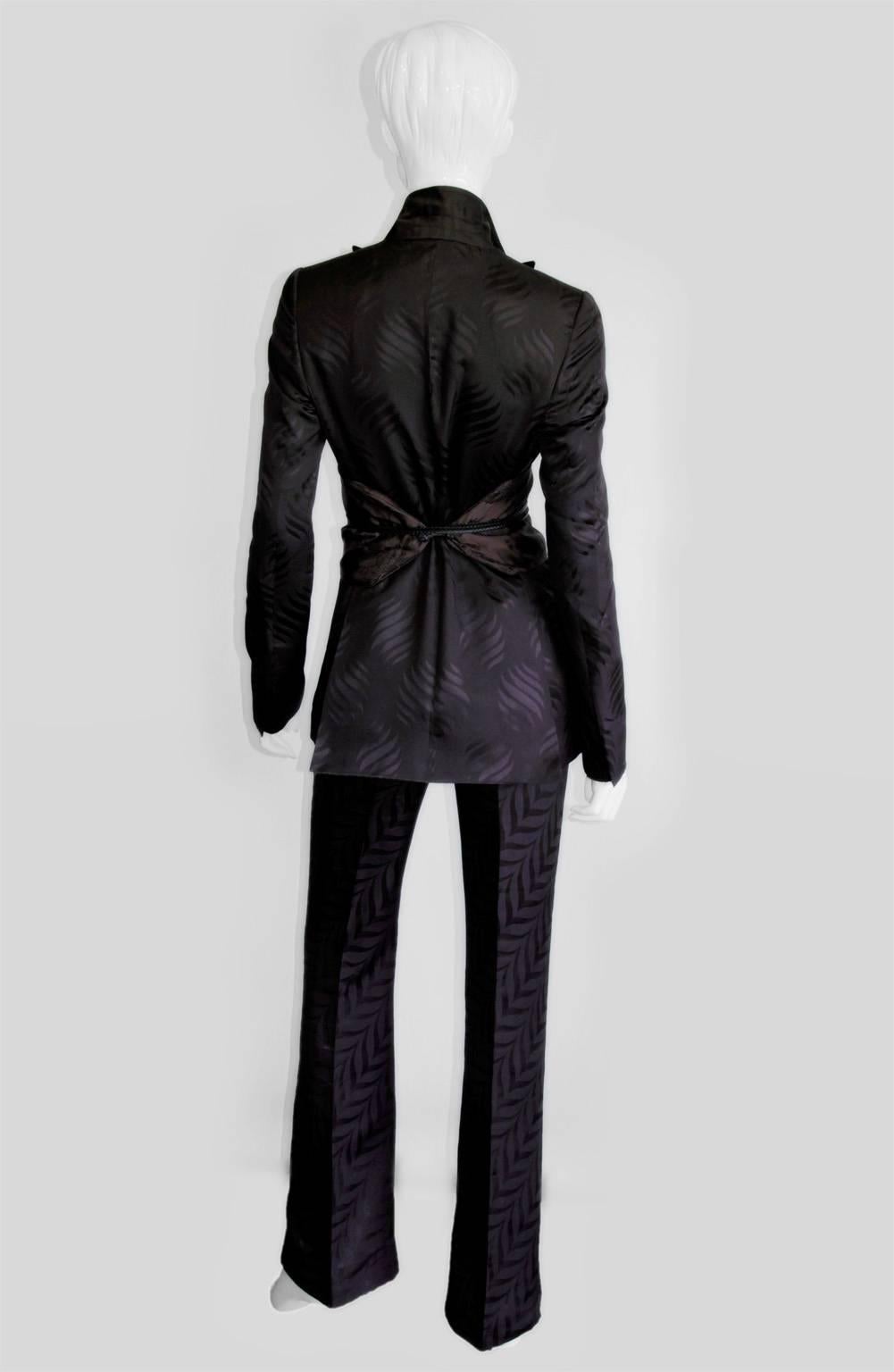 Iconic Tom Ford Gucci FW02 Gothic Collection Silk Kimono Jacket Pants & Obi IT42 In Excellent Condition For Sale In Melbourne, AU