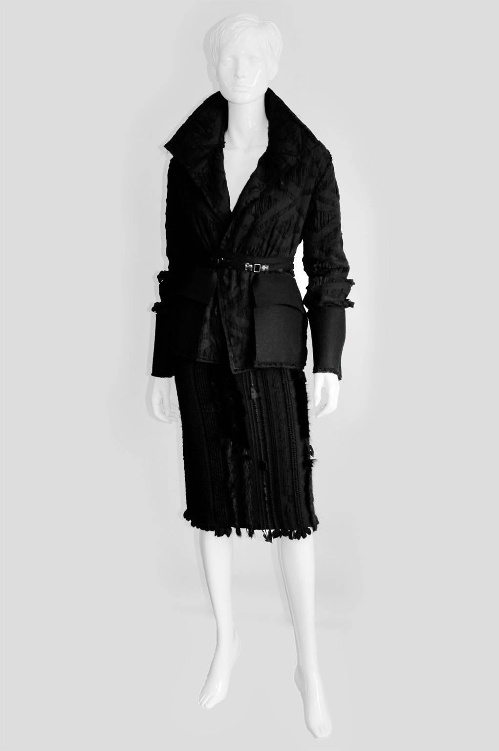 Amazing Tom Ford Gucci FW02 Runway Collection Kimono Jacket & Mink Trimmed Skirt In Excellent Condition In Melbourne, AU
