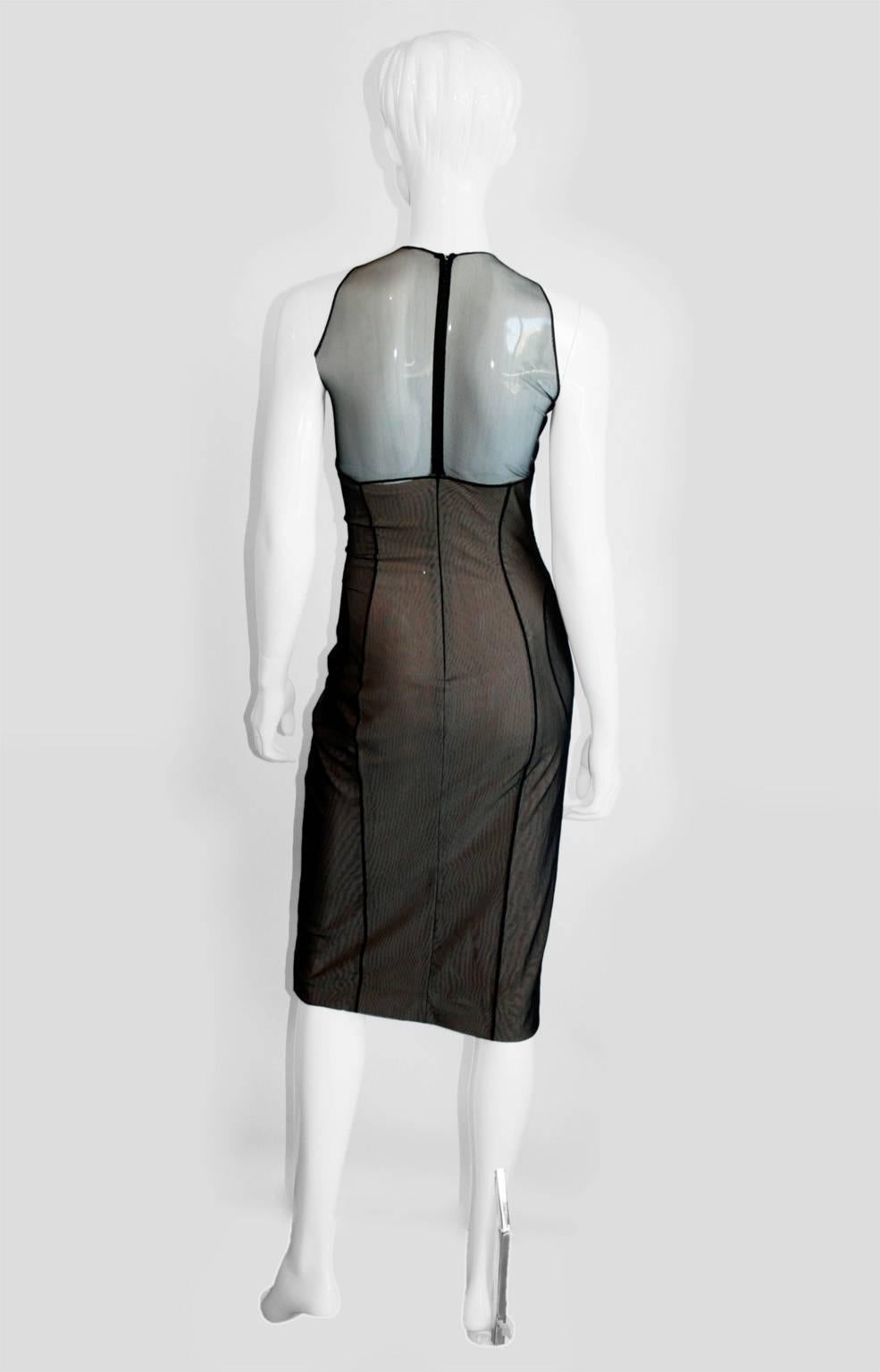  That Rare & Iconic Tom Ford Gucci SS 2001 Nude Sleeveless Corset Runway Dress In Excellent Condition For Sale In Melbourne, AU