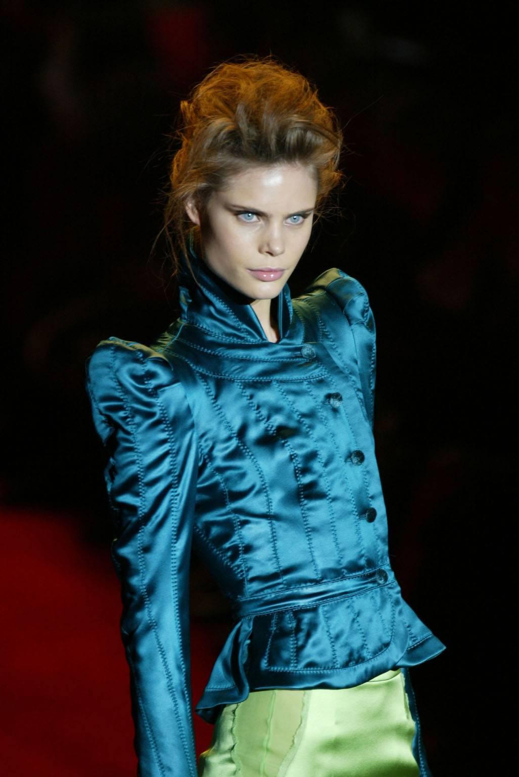 That Heavenly Tom Ford YSL Rive Gauche FW 2004 Green Chinoiserie Jacket & Skirt For Sale 1