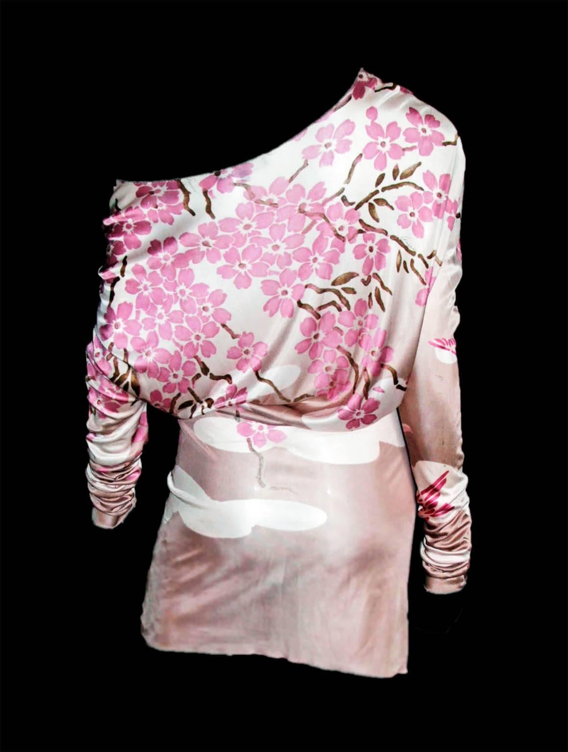 That Rare & Incredible Jersey Chinoiserie Runway Dress From Tom Ford's Spring Summer 2003 Collection For Gucci!

That heavenly Chinoiserie dress from Tom Ford's gorgeous Spring/Summer 2003 Collection for Gucci! Often dubbed one of the sexiest Tom