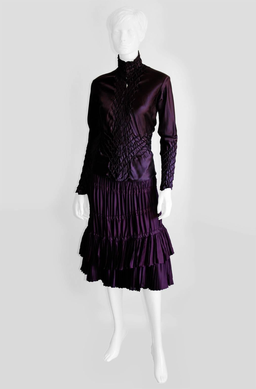 That Amazing Tom Ford YSL Rive Gauche FW 2001 Aubergine Silk Runway Skirt & Blouse!

Who could ever forget Tom Ford's fall/winter 2001 show for Yves Saint Laurent Rive Gauche... with all of those heavenly long, billowy skirts & 