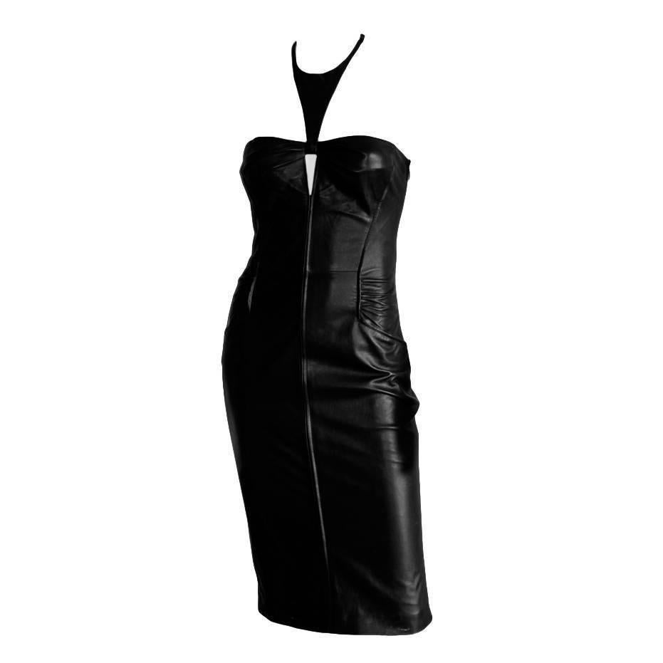 Robin Wright Penn's Gorgeous Tom Ford Gucci FW 2004 Dress In Black Leather!