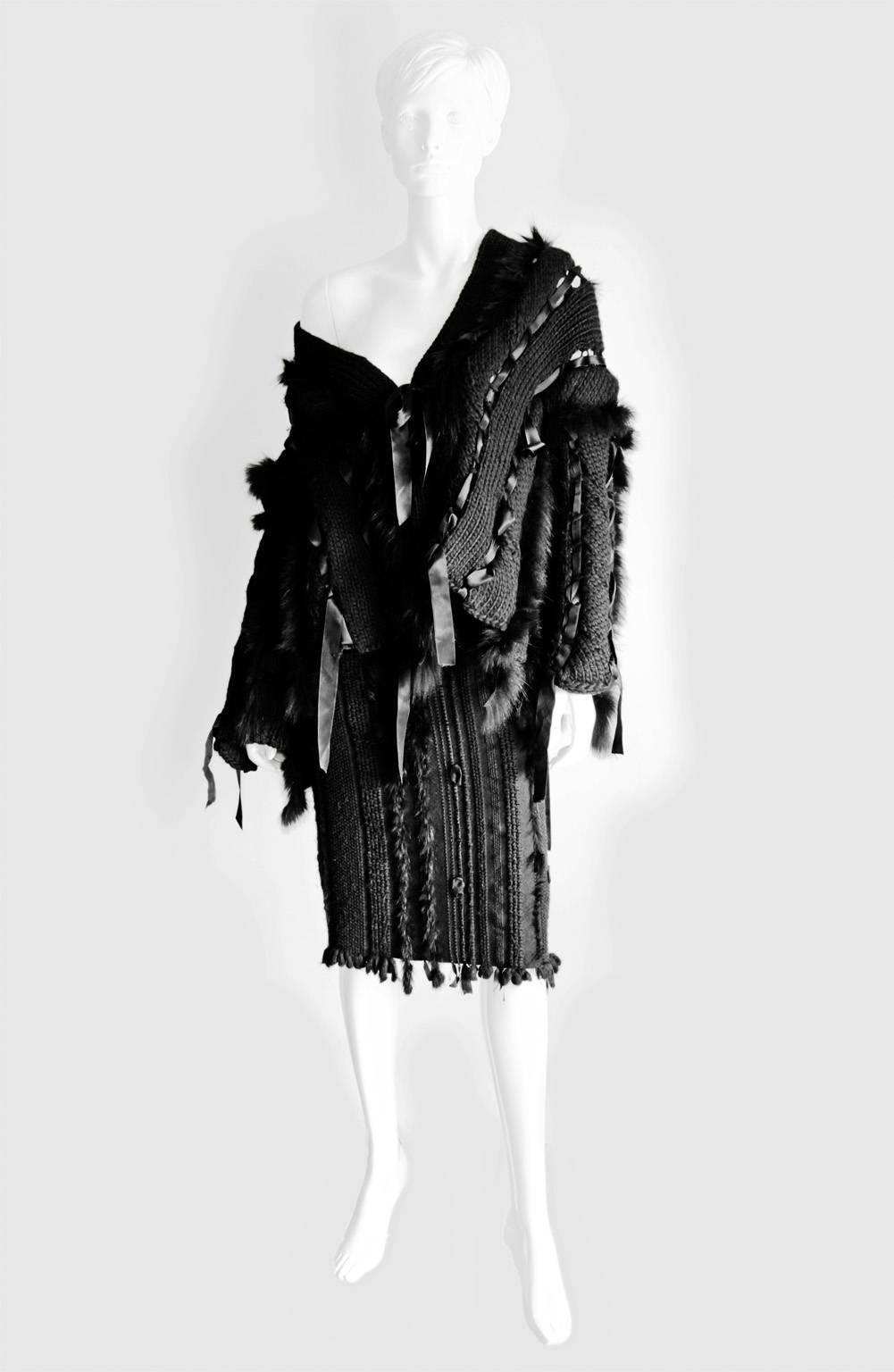 Amazing Tom Ford Gucci FW 2002 Runway Collection Mink & Silk Trimmed Jacket & Skirt!

This truly heavenly jacket & skirt are made from an amazing macrame-esque weave of cashmere & wool with mink fur & silk ribbon work. This gorgeous set is an