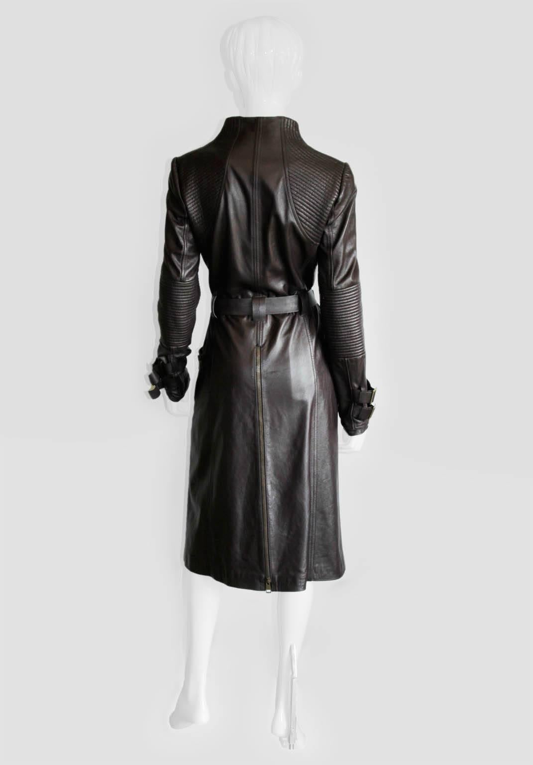 Heavenly Tom Ford For Gucci 2003 Chocolate Brown Corseted Leather Coat & Belt! In Good Condition In Melbourne, AU