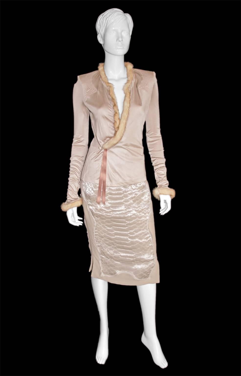 Heavenly Tom Ford YSL Rive Gauche FW 2004 Nude Silk & Mink Chinoiserie Runway & Ad Campaign Skirt Suit!

Who could ever forget Tom Ford's final show for Yves Saint Laurent, his exquisite YSL Rive Gauche Chinoiserie Collection, back in 2004... That
