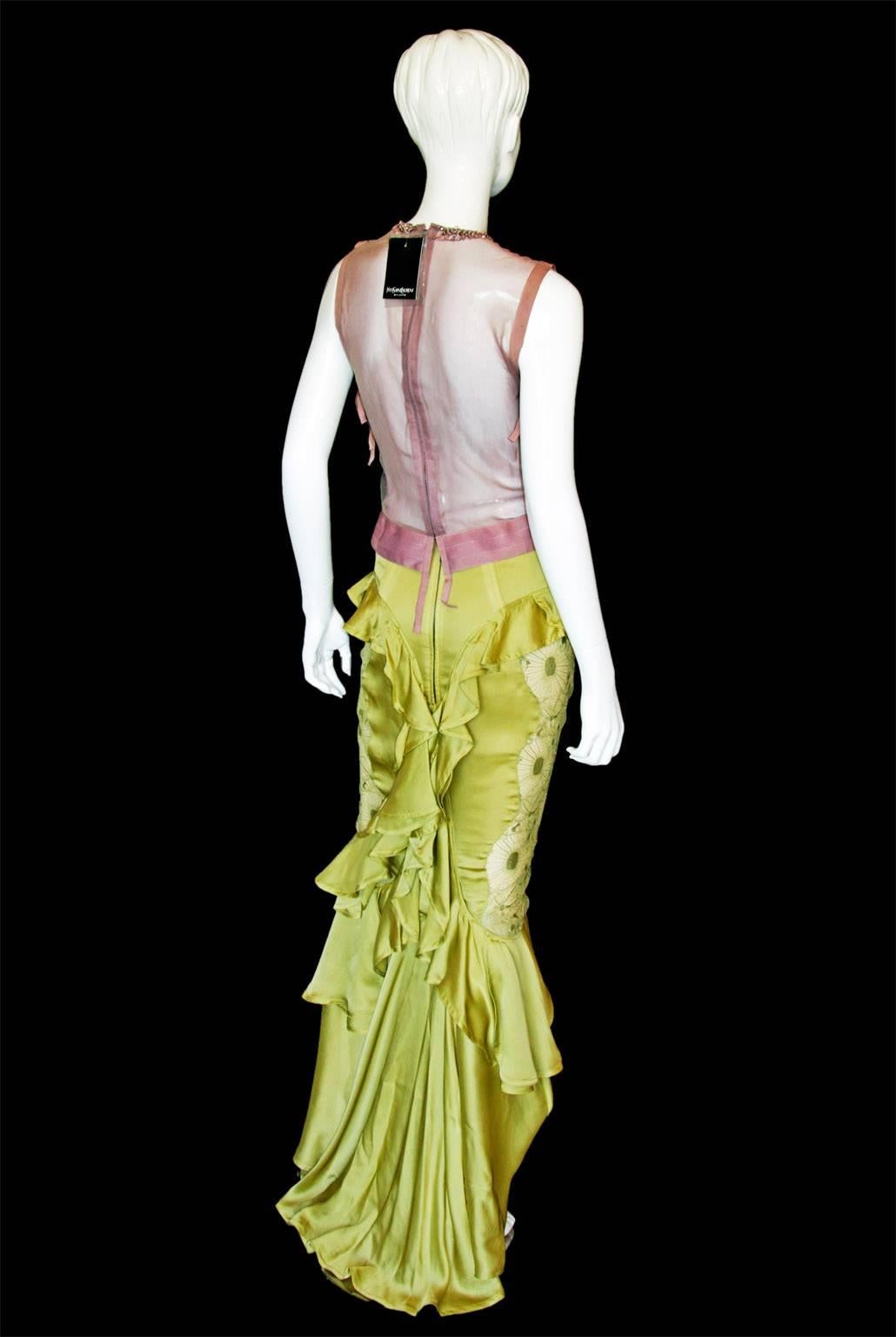 That Iconic Tom Ford YSL Rive Gauche FW 2003 Silk Runway Skirt! In Good Condition In Melbourne, AU
