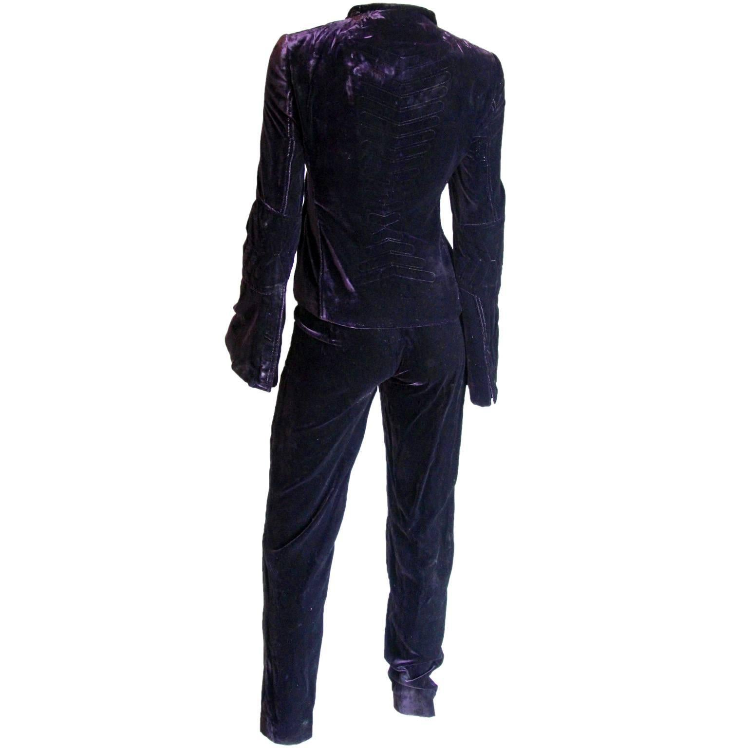 Rare & Iconic Aubergine Velvet Tom Ford For Gucci Fall Winter 2004 Jacket & Pants Suit In Italian Size 44/42 With Second Pair Of Pants!

Who could ever forget Tom Ford's incredible swansong for Gucci, way back in 2004? This simply heavenly