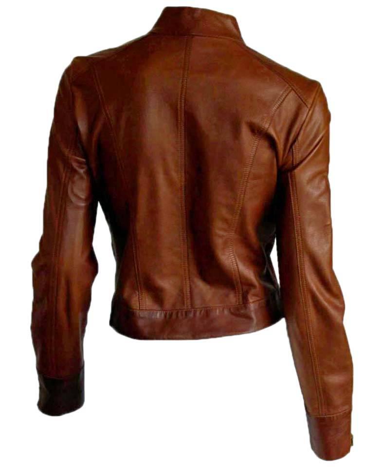 Gorgeous Tom Ford for Gucci Spring/Summer 1999 tan brown leather moto jacket. The heavenly moto jacket is an Italian size 42, but these jackets fit small so it will fit a US size 2 to 4 or a small size 6 beautifully... an absolute must for any Tom
