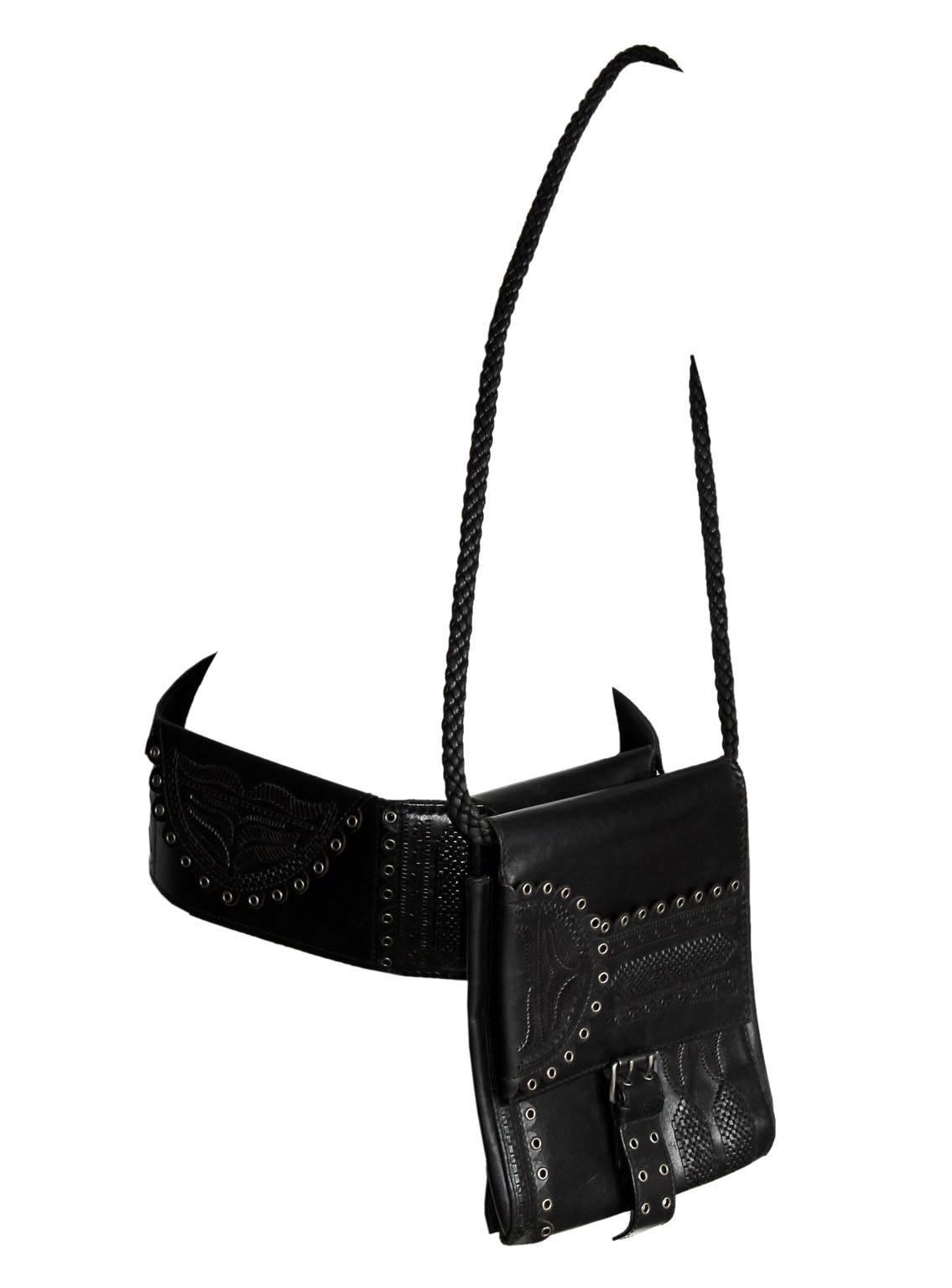 Who could ever forget that Incredible black leather runway belt from Tom Ford's dreamy fall/winter 2001 show for Yves Saint Laurent Rive Gauche? This absolute Tom Ford masterpiece is simply amazing & is a must for every Ford lover or