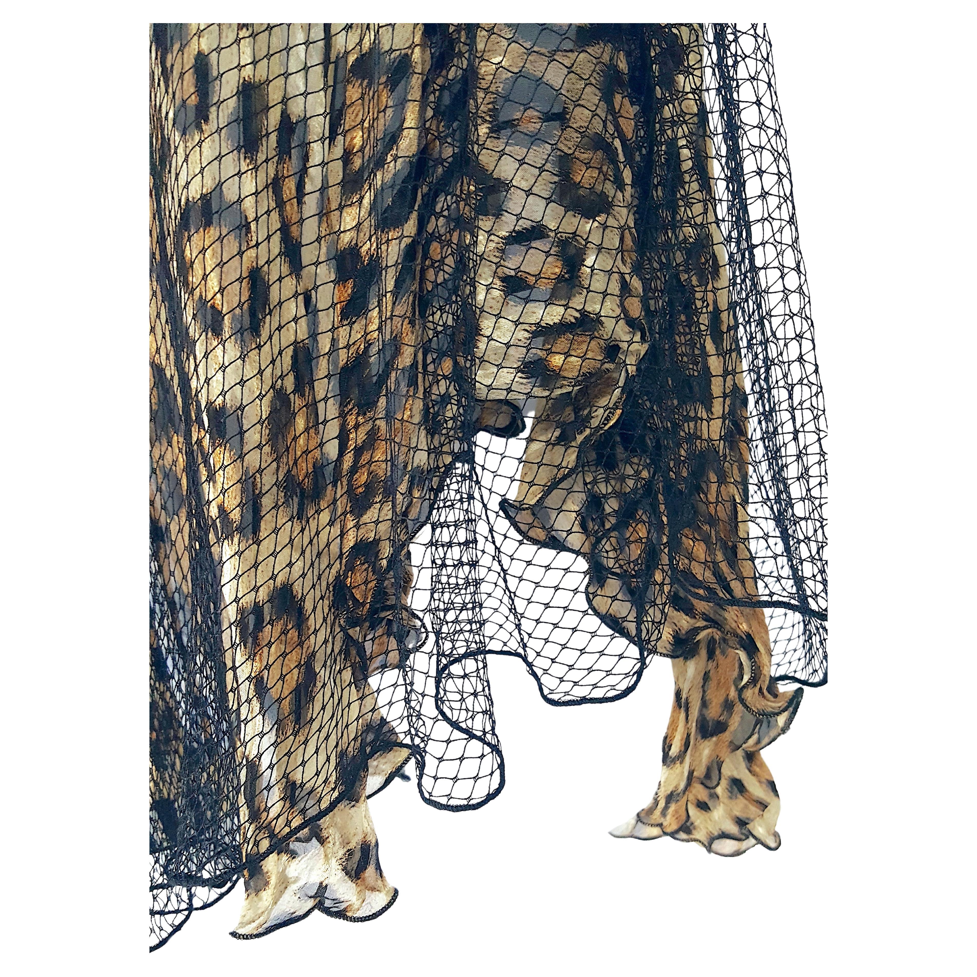 Cavalli 2003 Set di seta leopardato con paillettes Camicetta a rete e jeans con polsini in vendita