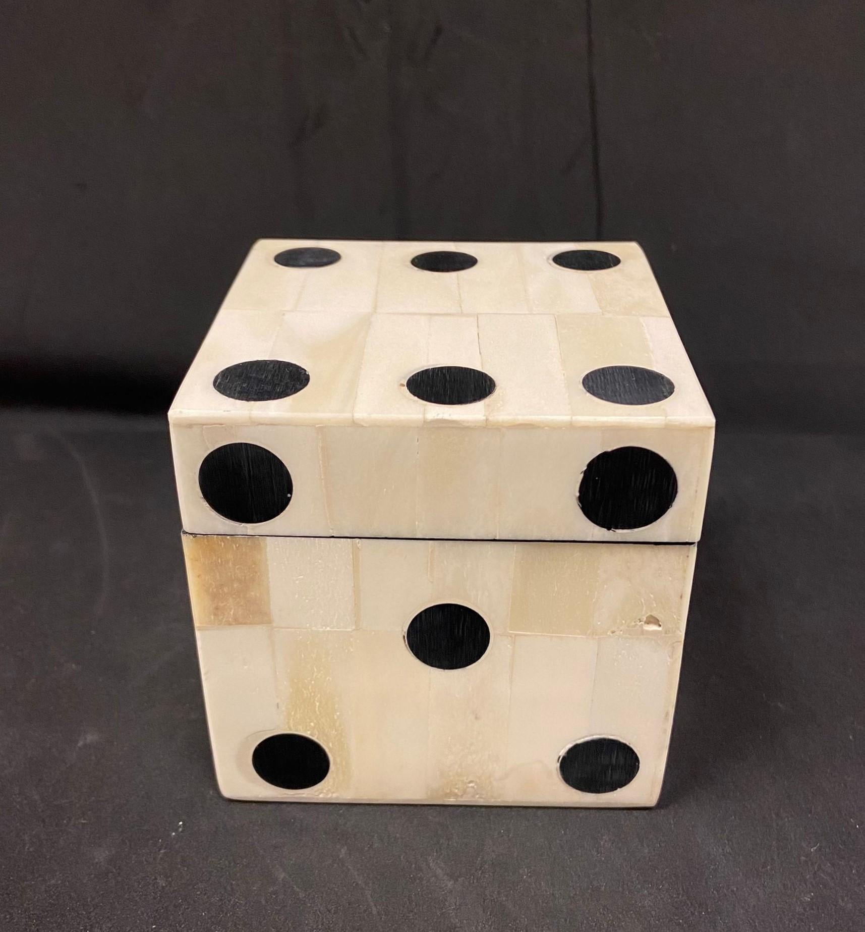 Vintage French bone dice game box For Sale 2