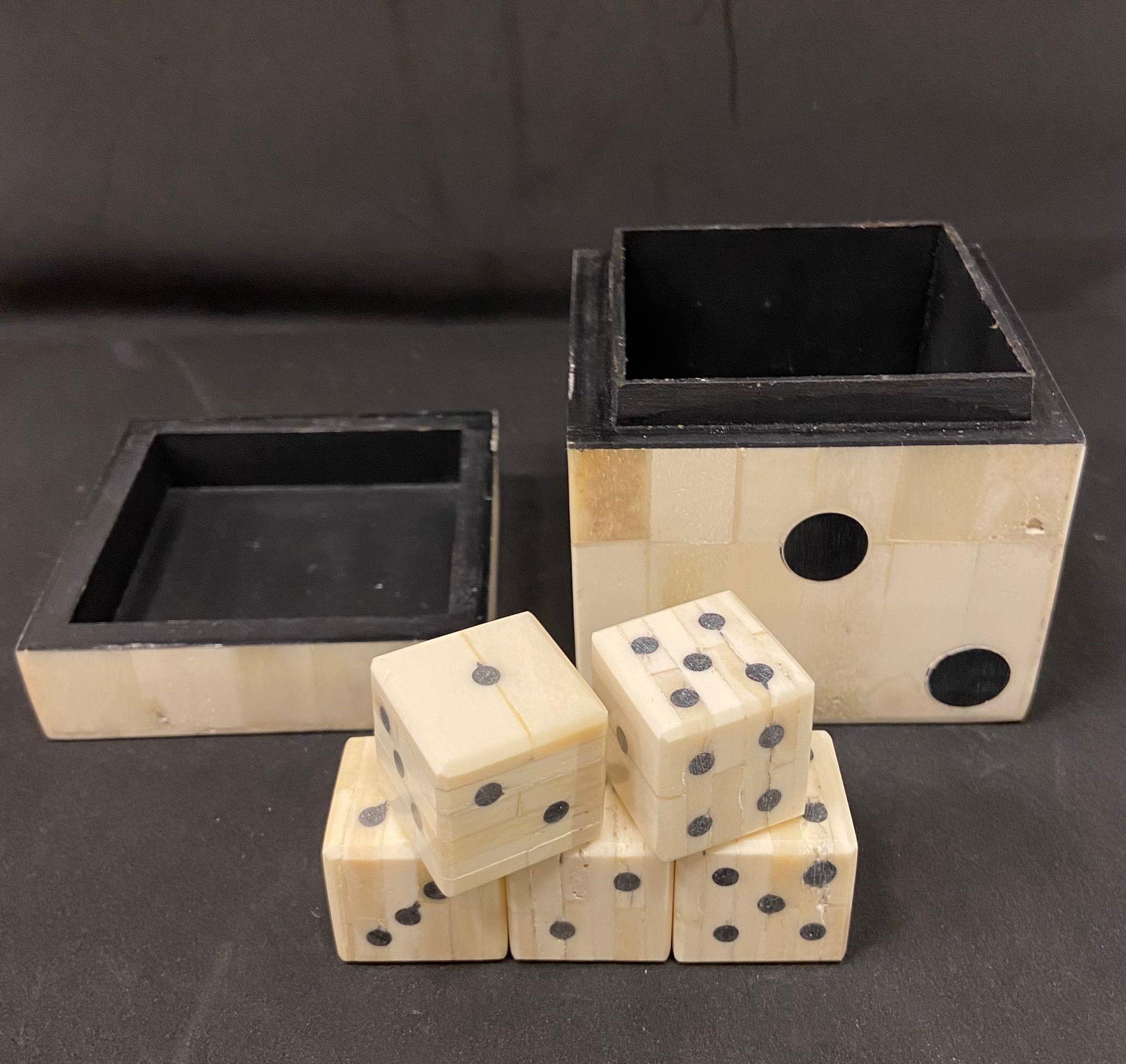 Vintage French bone dice game box For Sale 7