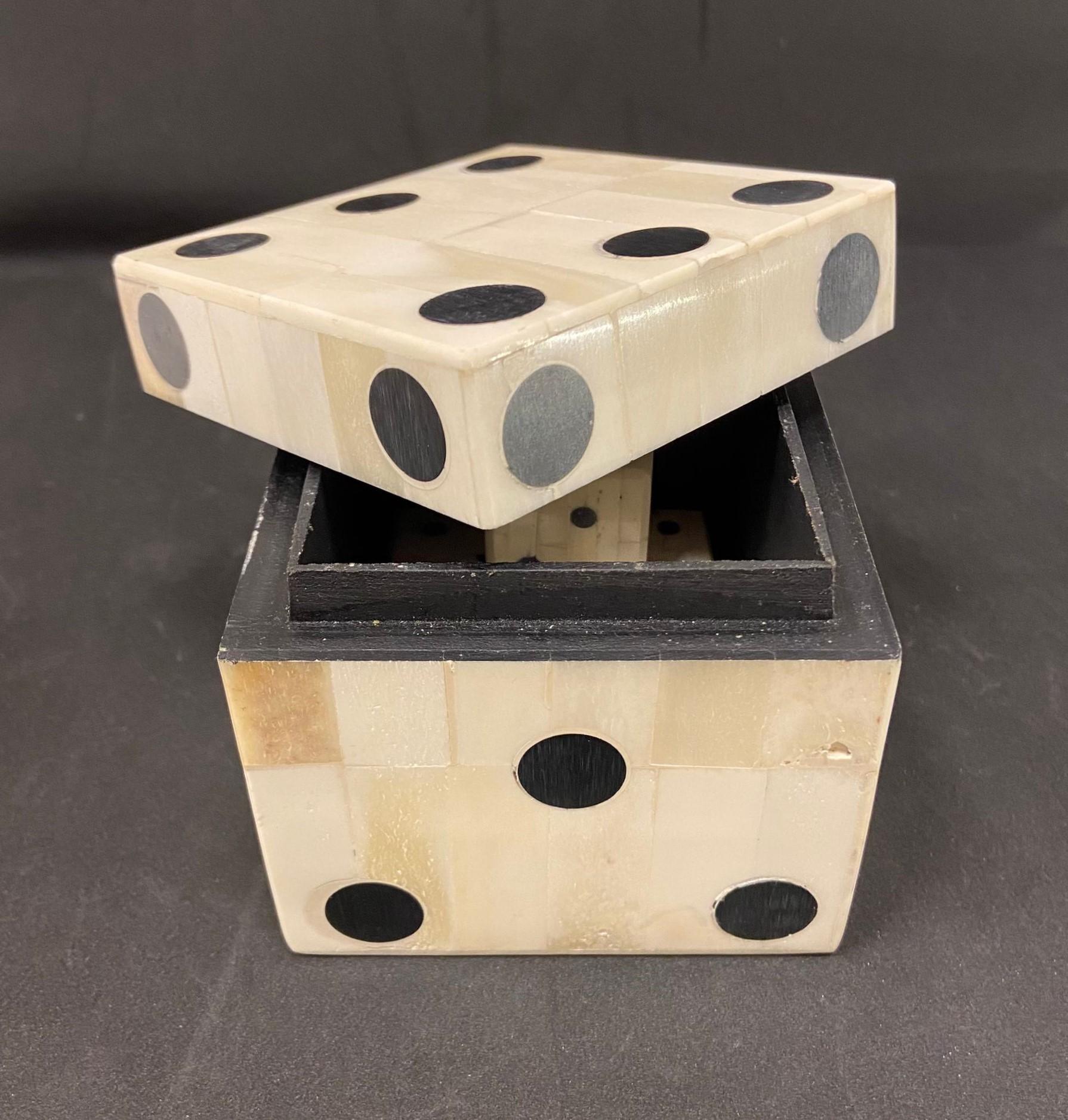 Vintage French bone dice game box For Sale 4