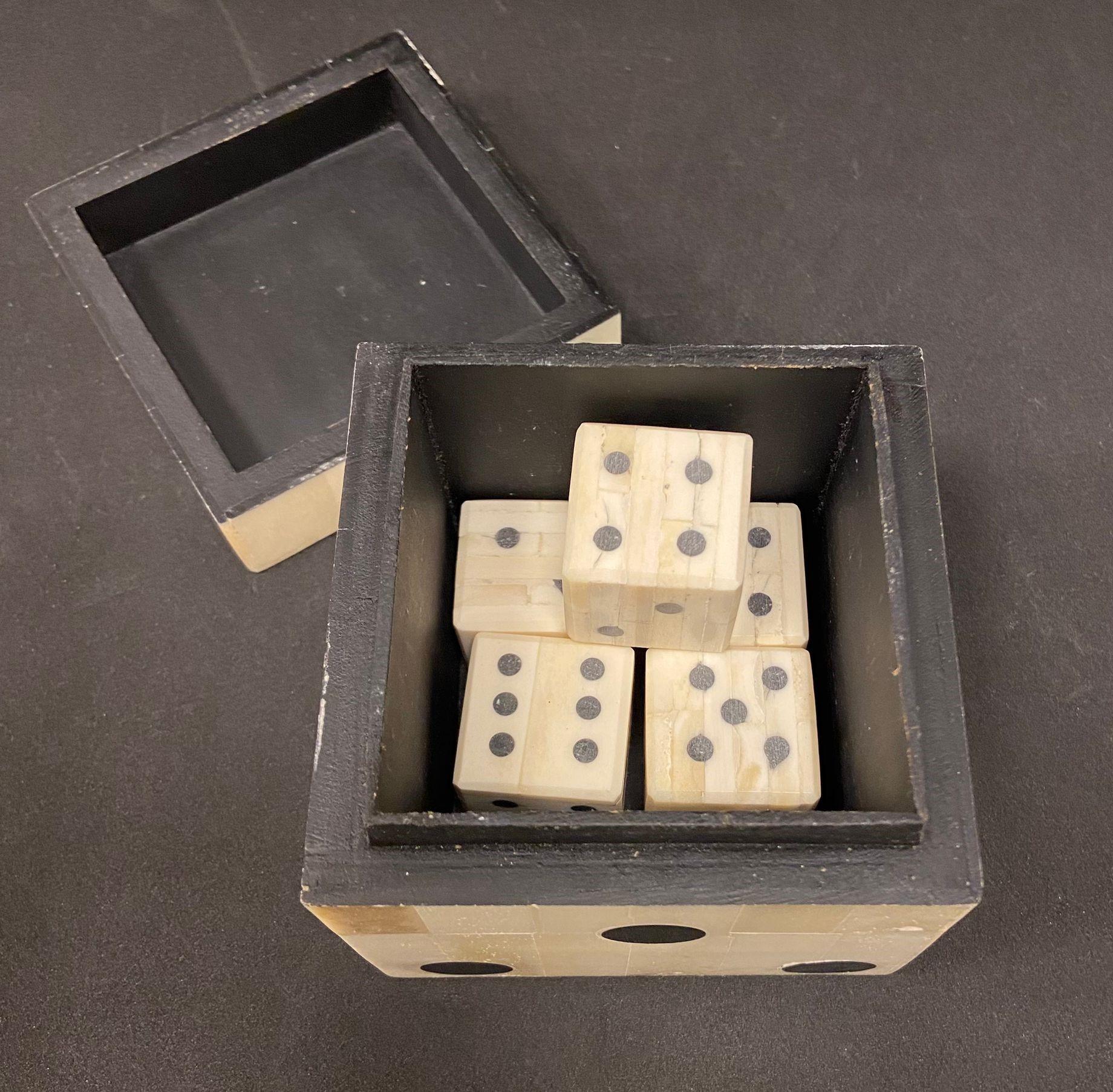 Vintage French bone dice game box For Sale 5