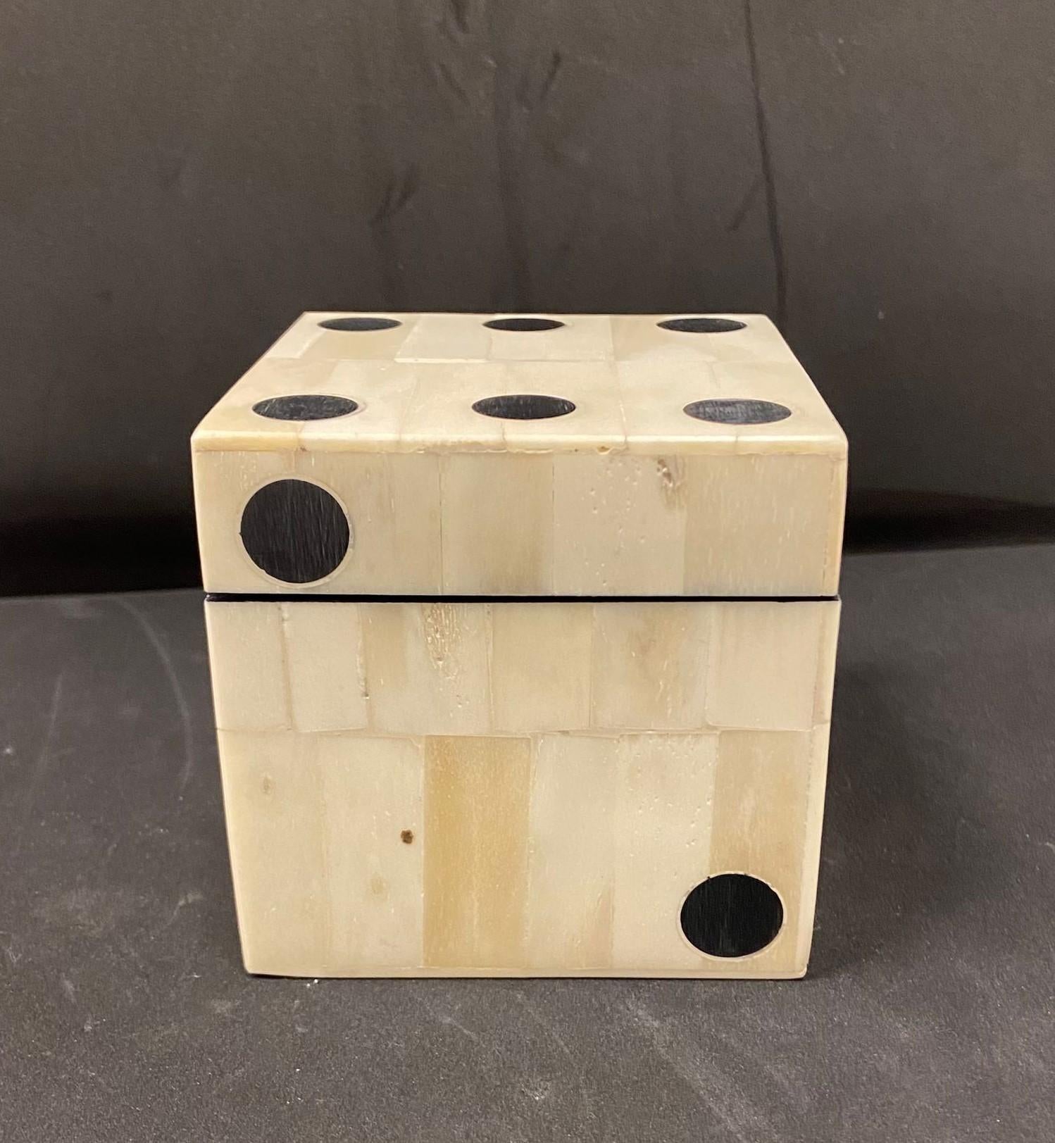 Vintage French bone dice game box For Sale 8