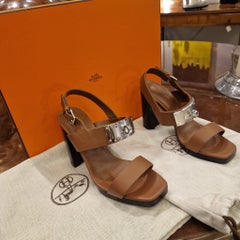 Pair of unworn camel-colored Hermes sandals Model: ILONA 90 France