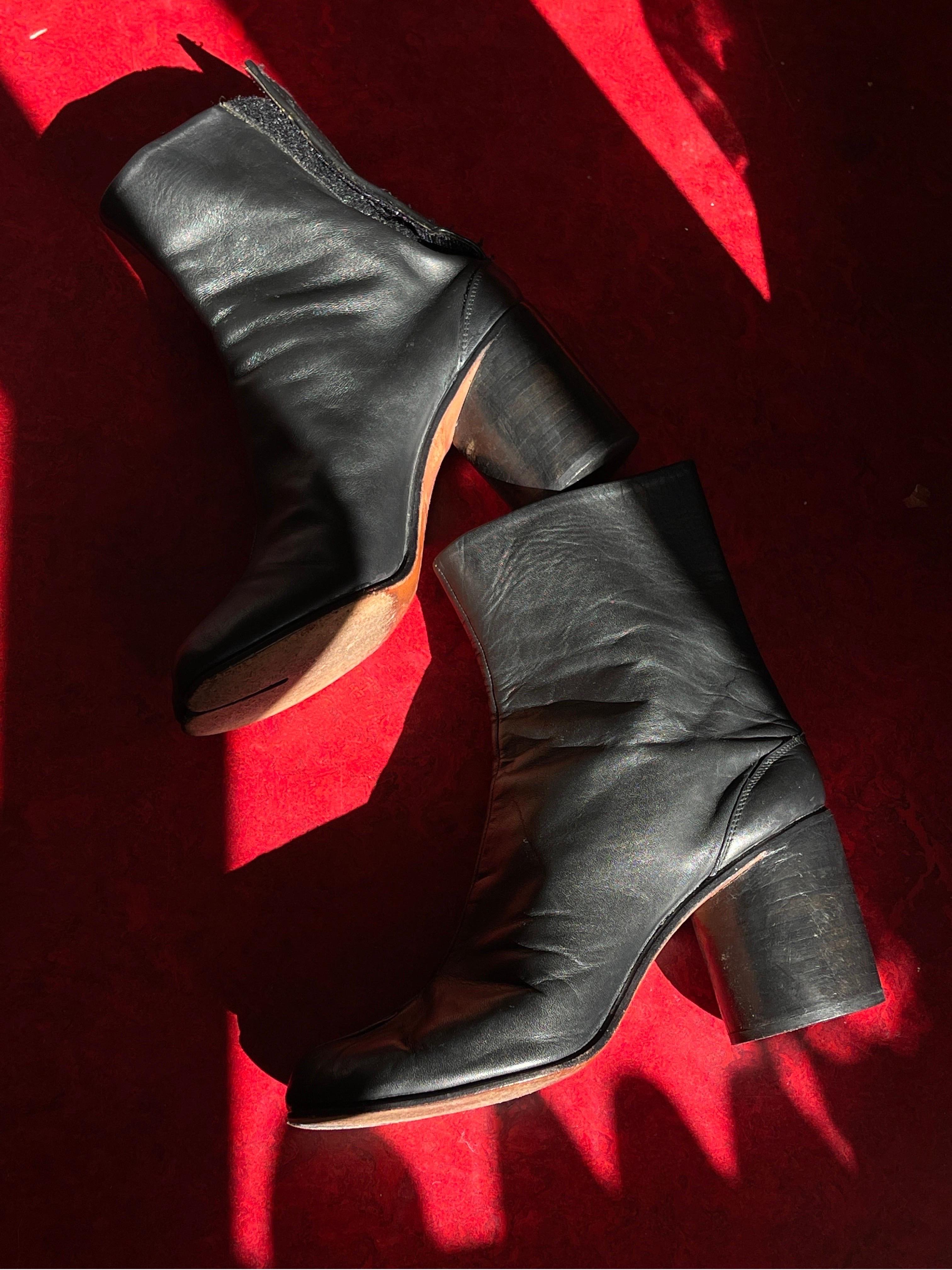  1990s Original Margiela Tabi Boots  Black Leather  For Sale 2