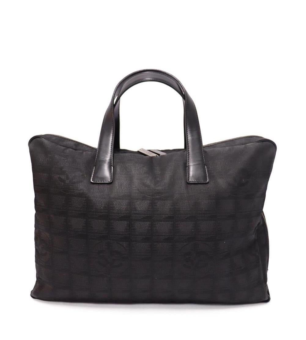 Chanel Black Iridescent Traveline CC Logo Bag In Fair Condition In Amman, JO