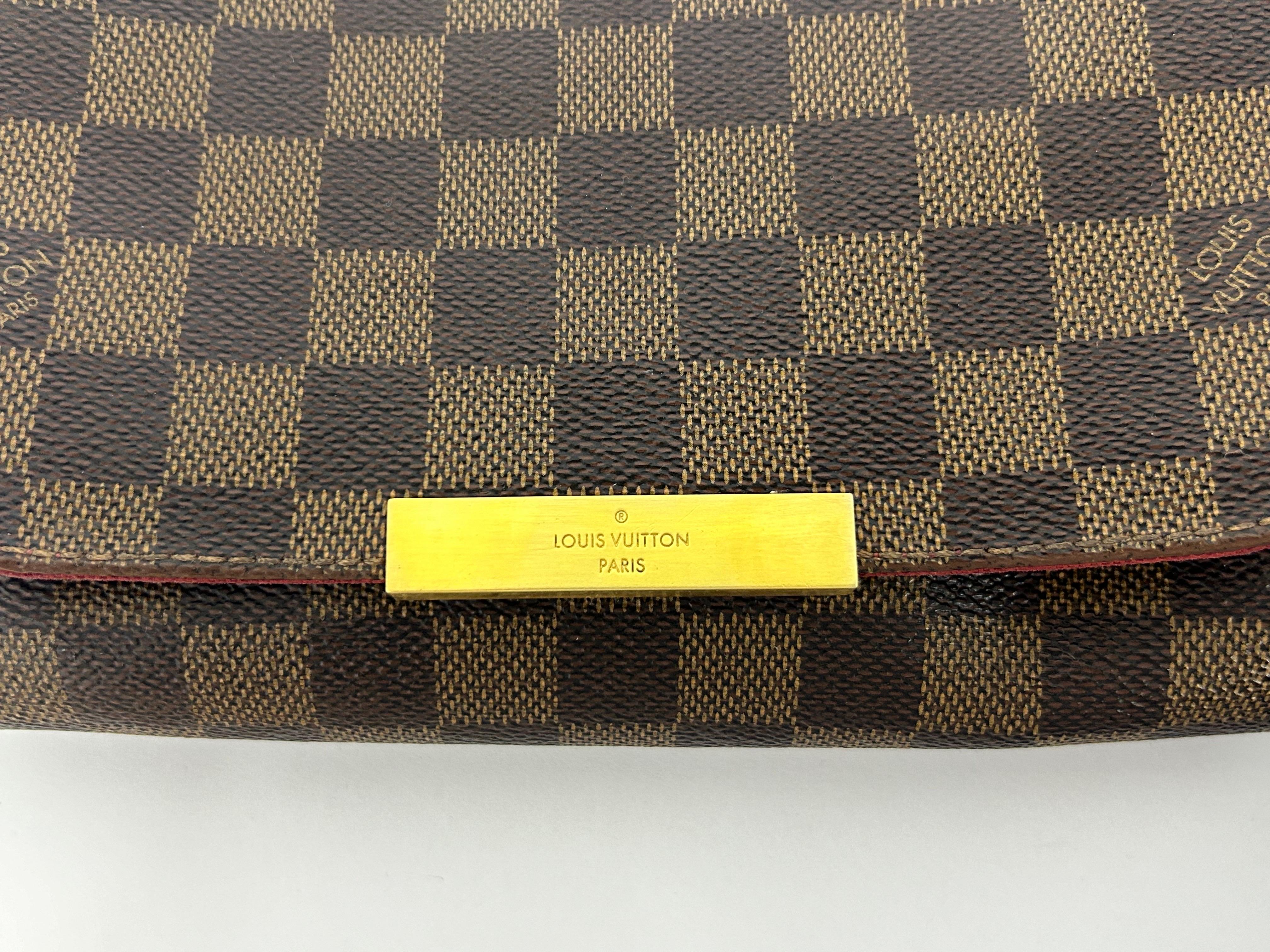 Louis Vuitton Favourite Crossbody Bag, Features monogrammed plaque, magnet flap closure, chain handle, and a removable beige shoulder strap.

Material: Leather
Hardware: Gold
Height: 15cm
Width: 20cm
Depth: 5cm
Chain Drop: 18cm
Overall condition: