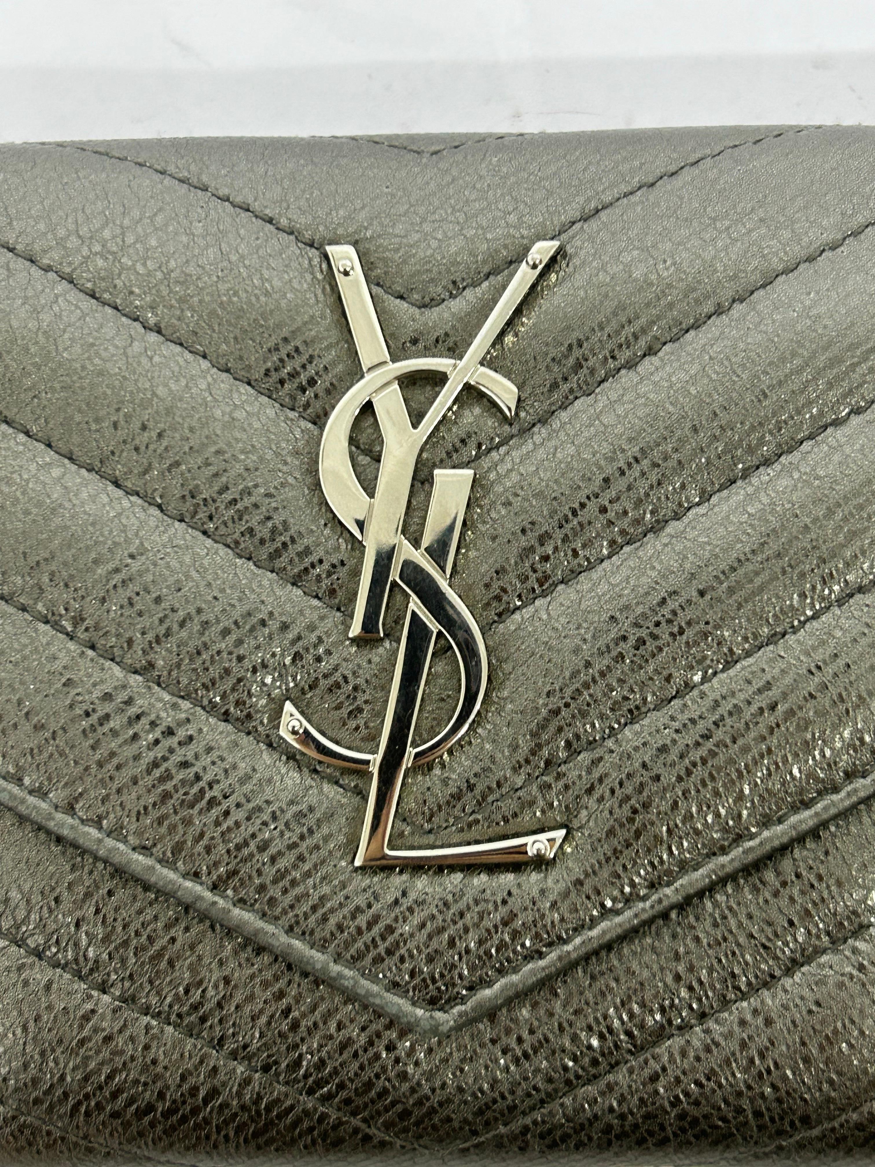 Saint Laurent Cartera Acolchada Chevron Metalizada 5
