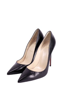 Christian Louboutin Pumps aus schwarzem Leder mit spitzer Zehenpartie – EU 39