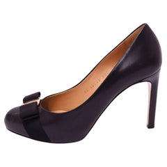 Salvatore Ferragamo Black Leather Vara Bow Pumps - EU 36.5