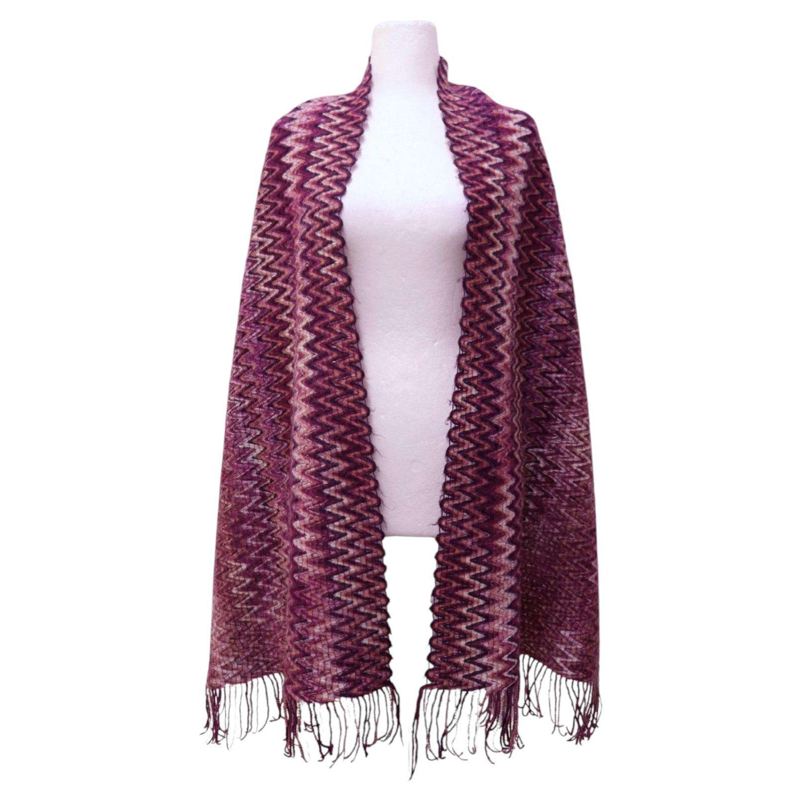 How do I tie a Missoni scarf?