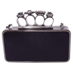 Pochette « Baguette Knuckle Duster » de BCBGMAXAZRIA