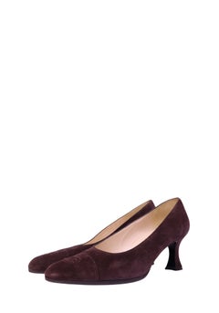 Escarpins Chanel à bout rond et talon bas, en daim marron - pointure 36,5 (UE)