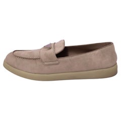 Mocassini Prada in pelle scamosciata beige con logo - taglia 41 (UE)