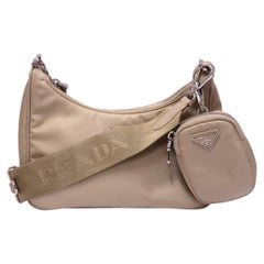 Borsa a tracolla Prada in nylon beige Re-Edition